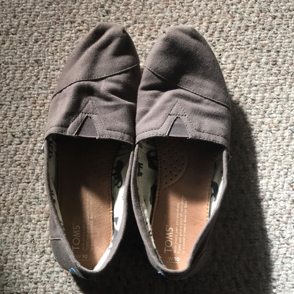 Grey size 10 toms